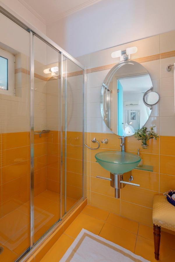 The Painters Luxurious Villa Anavyssos Buitenkant foto